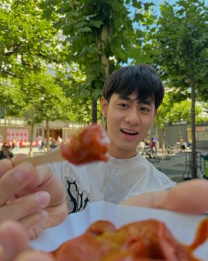 Wanut Sangtianprapai Instagram - ปัดขวาเพื่อกินไส้กรอก ~>