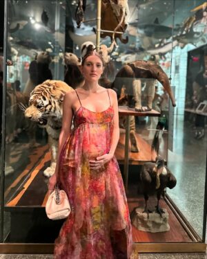 Waris Ahluwalia Instagram - Happy birthday to the love of my life and the mother of our baby girl. 
We love you so much @phasesofmoon