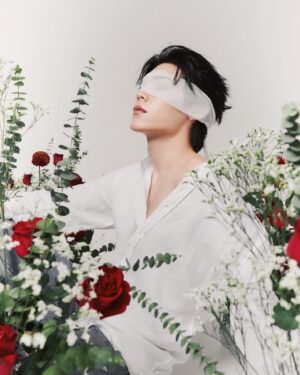 Wasuthorn Chaijindar Instagram - Love n Rose 🌹🤍 

#Peatwasu #CaptainPeat #BabyFeat