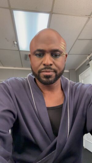 Wayne Brady Instagram - Thank you @mybsweet Chef Barb I adore you! Thank you for taking care of the cast @thewizbway. Cast pls show Chef Barb some love:) You're the best:)