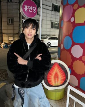 Weerapat Toemmaneerat Instagram - 조금 배고파요 !!