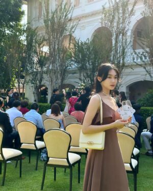 Wei Huang Instagram - Dress for wedding guest @caspialili 
在美好的場合穿上美好的洋裝，一起慶祝✨
