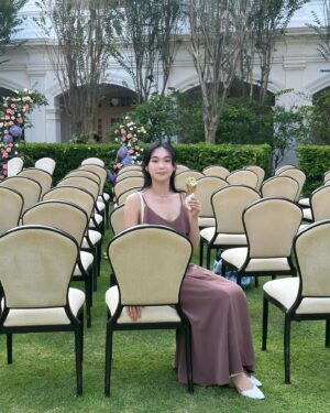 Wei Huang Instagram - Dress for wedding guest @caspialili 
在美好的場合穿上美好的洋裝，一起慶祝✨
