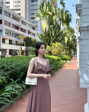 Wei Huang Instagram - Dress for wedding guest @caspialili 
在美好的場合穿上美好的洋裝，一起慶祝✨