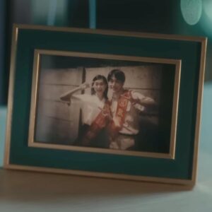 Wei Huang Instagram - For 陳慧琳《時光厚禮》  MV 

年少相識，一起度過所有難關，一路相伴到老，一定是有很深的緣，才能成真吧，沒有也沒關係，每個人都有屬於自己的幸福方式。

這是去年很特別的一次拍攝，第一次跟豪豪導演拍攝，跟第一次拍戲遇見的Lucy姊再相遇，還有出了學校後第一次合作的小萬。

那天的拍攝地，看得見我們的大學，跟小萬大學4年表演組都同班，還一起進入同一屆研究所的電影表演班，也只有這個人見證我整個學表演的歷程了，默契超好的，但同學們看到我們演情侶先都笑瘋😅