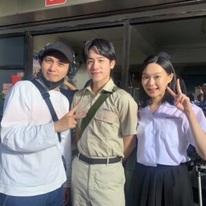 Wei Huang Instagram - For 陳慧琳《時光厚禮》  MV 

年少相識，一起度過所有難關，一路相伴到老，一定是有很深的緣，才能成真吧，沒有也沒關係，每個人都有屬於自己的幸福方式。

這是去年很特別的一次拍攝，第一次跟豪豪導演拍攝，跟第一次拍戲遇見的Lucy姊再相遇，還有出了學校後第一次合作的小萬。

那天的拍攝地，看得見我們的大學，跟小萬大學4年表演組都同班，還一起進入同一屆研究所的電影表演班，也只有這個人見證我整個學表演的歷程了，默契超好的，但同學們看到我們演情侶先都笑瘋😅