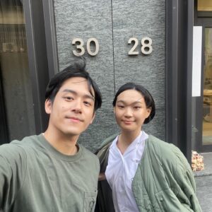 Wei Huang Instagram - For 陳慧琳《時光厚禮》  MV 

年少相識，一起度過所有難關，一路相伴到老，一定是有很深的緣，才能成真吧，沒有也沒關係，每個人都有屬於自己的幸福方式。

這是去年很特別的一次拍攝，第一次跟豪豪導演拍攝，跟第一次拍戲遇見的Lucy姊再相遇，還有出了學校後第一次合作的小萬。

那天的拍攝地，看得見我們的大學，跟小萬大學4年表演組都同班，還一起進入同一屆研究所的電影表演班，也只有這個人見證我整個學表演的歷程了，默契超好的，但同學們看到我們演情侶先都笑瘋😅