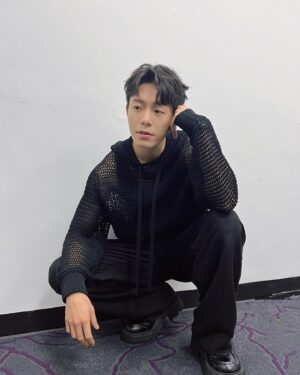 Weibird Wei Instagram - 👔🙏🦭
@cosstores