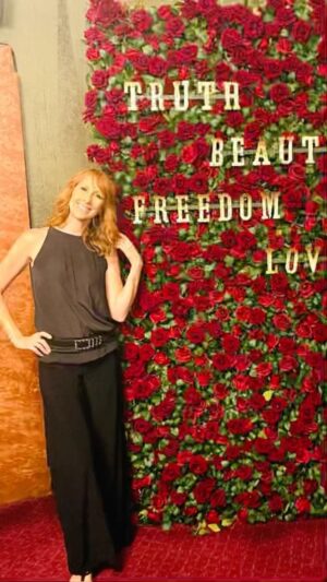 Wendy Braun Instagram - Yes you “Can Can Can!” Thanks again @jordanfifehunt for a beautiful night seeing you shine in the National Broadway Tour of Moulin Rouge. Truth. Beauty. Freedom. Love. You exude them all. Enjoy closing night in LA and the rest of your tour. @hollywoodpantagestheatre @moulinrougebway #DreamsIntoReality #SBWalumni #SuccessBreakthroughWorkshop #Broadway #BroadwayMusicals