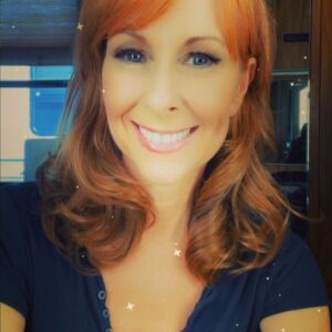 Wendy Braun Instagram - On 2.22.22, I’ll be appearing on an Emmy-Award winning television show. Swipe left for a behind-the-scenes look at how it takes a village just to get to set. (Sound on)😂🎬😍🎉❤️. #momlife #actorlife #selftape