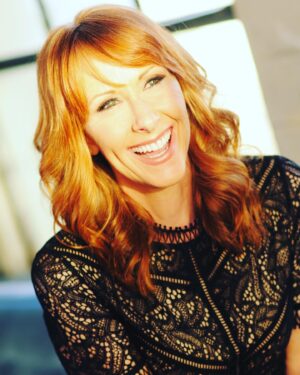 Wendy Braun Instagram - Sending y’all some Aries fire today. I happen to love April 5th. Feeling thankful for my succulent life   all the birthday love. Thank you!! #BirthdayApril5 🎂⭐️🎉🎂⭐️🎉