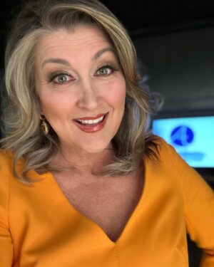 Wendy Burch Instagram - This is 54.
No fillers.
No Botox.
(but very nice lighting) 

#wendyburch
#WakeUpWithWendy