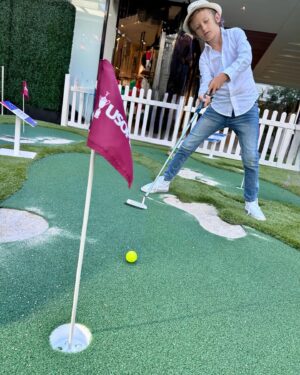 Wendy Burch Instagram - Happy Father’s Day to all of the mom’s who celebrate! 

I embraced my “manly” side… we ate steak @#Delfriscos…. we watched the final round of the #USOpen.  We took mulligans after every putt…and then watched 2 hours of robots turning into trucks, sport cars and gorillas. #transformersmovie 

#wendyburch #BradyBurch #BeingBrady #singlemomlife