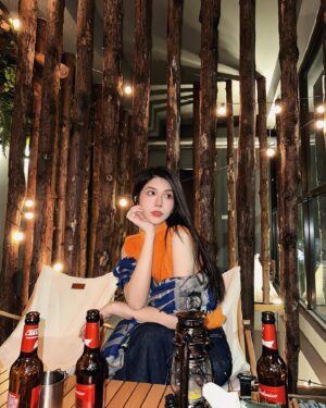 Wendy Huang Instagram - 🍂🧶🍁
今天仍是自己喜歡的樣子🫶🏻

生活太喧囂，
就來無憂感受都市露營氛圍吧🧡@carefree_camp