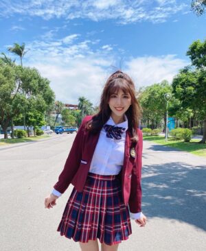 Wendy Huang Instagram - 近期除了獅子王和茶裏王
我想我最佩服的還是廣大的梗友們

逗大家笑笑的一天
（往左滑

#笑笑看看別走心
#他們其實很用心