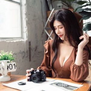 Wendy Huang Instagram - 🤎