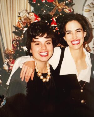 Wendy Moniz Instagram - Posts of Christmas Past
#tbt 🎄
***
Last slide from 2016 includes two unknown cuties that my son Liam noticed off to the side watching us take a picture…so he encouraged them to join in the photo😭
Holiday spirit personified✨🥹✨