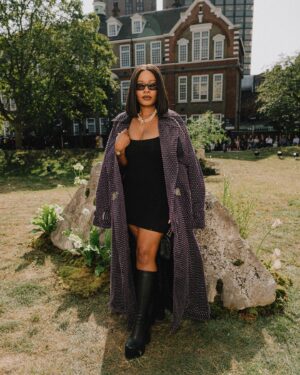 Weruche Opia Instagram - Outside for @mithridate.official SS24’s show.

Fabulous 👏🏽

Courtesy my @culturalinfluence girlies 💜🦋

📸- @rowben_