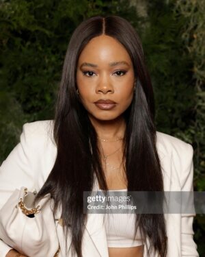 Weruche Opia Instagram - “Dirty world no fit stain my white” - @ladipoe 

Cute night at the @britishvogue x @netflixuk  @bafta TV party!

🤍