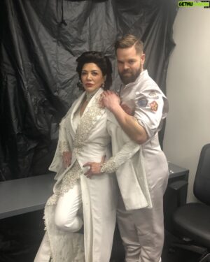 Wes Chatham Instagram - The solar system’s new power couple is exited about episode 6…