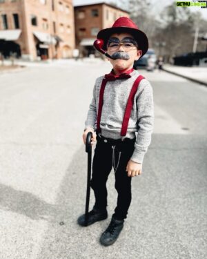 Wes Chatham Instagram - Old man day at school. Now Nash looks like I feel.