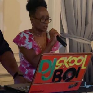 Wesley Armstrong Instagram - This weekend, my family celebrated my aunt getting her doctorate in education. As the night went on, my mom gave an impromptu performance we’ll never forget 🤣.

First, it was subtle as we shook shakers with the musical performers. THEN, she took the mic and started to rap. My uncle and aunts danced as a group.

Next thing you know, my mom grabbed my uncle’s cane and started an all-out fight dance battle. I tried to break it up by refereeing, but it didn’t work.

Annnnnndddd this is where I get it from. 🇧🇧