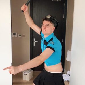 Will Lenney Instagram - Made an onlyfans account for a week to see how much I could make.  Video out on the main channel now xx