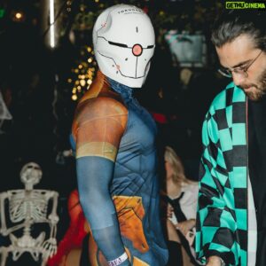 Will Neff Instagram - Grey Fox 🦊 
“neither truly alive, nor truly dead”