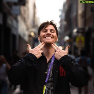 Will Neff Instagram - Excited for #twitchcon to get underway! Amsterdam is incredible. All the boys are buzzing.
@poultry_motion 📸 < —-shoot him a follow!