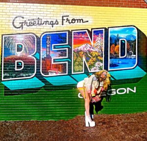 Willam Belli Instagram - when in Bend… 

📸 @winterpridefestcentraloregon