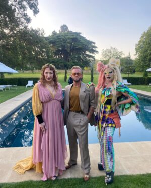 Willam Belli Instagram - Leaving England smiling after a week celebrating @augustgetty 😀. @theonlydetox playing book ends on the birthday boy #AG30