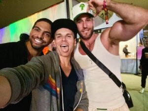 Willam Belli Instagram - was just asking @brunocalcantara & @jessejamespattison their foot size cuz we are gonna get these men some shoes next season!! #choosecrewswithshoes 🌈