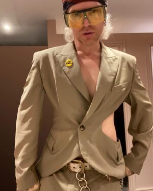 Willam Belli Instagram - suited & booted in @cosstores fit with some @howiebofficial ✨ #AG30