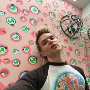 Willam Belli Instagram - i’ve had this roll off wallpaper for 9 years and it’s finally found a home. 👀 @takashipom