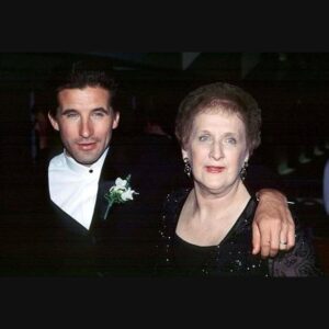William Baldwin Instagram - Lost Mama one year ago today.

You taught us all that love and laughter are two of the main ingredients in a happy life.

Thanks for always being that zany, free spirited, fun loving Mom and friend while also being such a brave and inspirational leader and activist.
Your legacy lives on as you continue to change and save lives.

Can’t wait to hear all the crazy stories that everyone shares about “Aunt Carol and Uncle Al” at the family reunion this summer.

Gonna go just as if you planned it… tons of food with lots of and lots of love and laughter.
(Except no trips to the emergency room from rough housing or being daredevils. Note to Daniel !!! 🤣)

You were truly one of a kind.
Been a tough first year without you.
Miss you Mama. ♥️