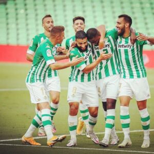 William Carvalho Instagram - feliz pelo primeiro golo ao serviço do @realbetisbalompie e mais feliz ainda pela vitória ! Golo dedicado ao meu menino Bryan🙏🏿❤️⚽️💪🏿