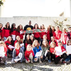 William Carvalho Instagram - Sinto me feliz por poder semear um grão de areia nesta data tão especial para aqueles que mais necessitam. É sempre um prazer colaborar com a @coracoescomcoroa e a @portugal em mais uma bela causa !!