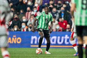 William Carvalho Instagram - Estou muito contente com o golo mas mais contente ainda com esta vitória importantíssima ! MODO CÁPSULA 💪🏿⏳#mushobetis💚
