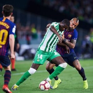 William Carvalho Instagram - Depois de 4 meses parado devido a uma lesão nada melhor que voltar a fazer o que mais gostas e com boas sensações 🙏🏿 o resultado não foi o mais desejado de todo mas agora é trabalhar para que no próximo jogo tenhamos os 3pontos! Obrigado a Todos! ⚽️💪🏿