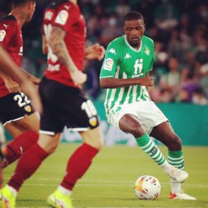 William Carvalho Instagram - Grande vitória hoje contra um rival difícil !  3✅ #ModoCápsula⏳👊🏿