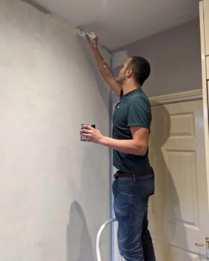 William Kirk Instagram - Capable of painting a mahogany wood grain effect.... Maybe. Capable of painting mum's kitchen.... Not so much!😁 Love the fact that when I shouted out, "mum, I dropped the tin of paint on my face" her first reaction was "I hope you didn't get any paint on my floor" 😂😂

#mummysboy #justtryingtohelp