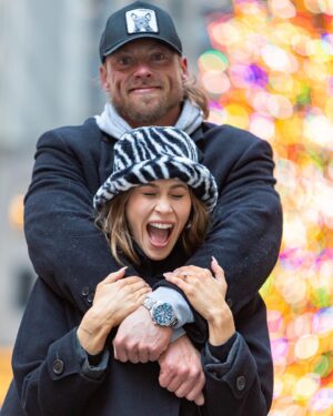 William Morrissey Instagram - 💍
Huge thank you to our amazing photographer @roushoots who was an absolute trooper in 11 degree weather! She captured the most special moments ❤️