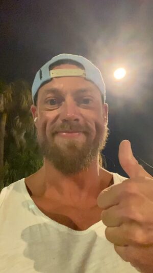 William Morrissey Instagram - Start your week off right with Learning Tree Lessons w/ Big Bill pt. 3 🔴🪵

#mondaymotivation #StayLearning #riseandshine #everyoneelseissleeping #BigBill #LearningTree #positivity #RollingStones #changingtheworld #RedWood 

😊👍