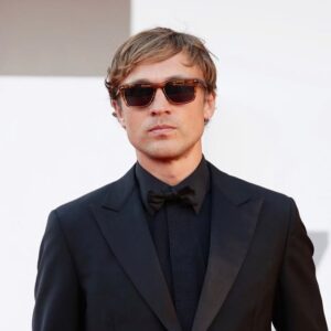 William Moseley Instagram - #landofdreams premier 

Thank you @labiennale 

Thank you @shirin__neshat @dontworryitssheila @mattdillon 

Thank you @hermes 

🎥🏔🧳🎞