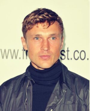 William Moseley Instagram - R A V E N ‘ S  H O L L O W  premier 
 
Releasing on @shudder 
Sept / 22 / 2022

Can’t wait for everyone to see this film. Fantastic work by the cast, crew, director and producers 🐺 🐎 🦇 🖋

@frightfestuk @cineworldlsq @shudder 

#christopherhatton @canoe.film @melaniezanetti @inafankle @callumlukemcgowan @callumwoodhouse @guestagainmate #mathislandewr @kyle_rowe @oberonkaadjepong #davidhayman @michaelrizzi

Thank you @hermes