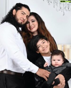 William Muñoz Instagram - 🥳🎉🎊🎈🍾🎂
HOY ES UN DÍA MUY ESPECIAL 
LA MUJER MÁS VALIOSA HERMOSA Y MARAVILLOSA  MI ESPOSA Y MADRE DE MIS HIJOS 
CUMPLE 35 AÑOS
FELIZ CUMPLEAÑOS MI REINA 
QUE DIOS TE SIGA LLENANDO DE MUCHAS BENDICIONES A LADO DE TU HERMOSA FAMILIA QUE TE AMAMOS CON TODA EL ALMA 
GRACIAS POR TANTOS AÑOS A MI LADO ERES Y SERÁS PARA MÍ EL AMOR DE MI VIDA TANTO CAMINO QUE HEMOS RECORRIDO JUNTOS HEMOS PASADO POR MOMENTOS MUY DIFÍCILES PERO NUESTRO AMOR Y LA BENDICIÓN DE DIOS SEGUIMOS JUNTOS Y PARA TODA LA VIDA
TE AMO CON TODA MI VIDA GRACIAS POR HACERME UN MEJOR HOMBRE Y POR DARME ESTA HERMOSA FAMILIA
 
#ReinaIngobernable