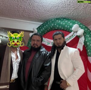 William Muñoz Instagram - Navidad 2023 🎄 !  Una noche llena de espiritualidad , unión y armonía , Gracias Dios por tantas bendiciones recibidas este año . Les deseamos que Dios siempre permanezca en sus hogares , Que hayan tenido una muy Feliz Navidad 🎄🎁
