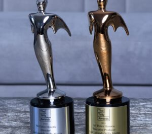 Willy Martín Instagram - “Mi dulce historia” ha sido de esos proyectos que no dejan de sorprendernos, ahora nos ha premiado con dos @tellyawards 🏅🏅

Gracias @elizabethmua por retratar este logro, que aprovechamos además para celebrar el cierre del mes del Orgullo Gay 🌈 Porque también se puede ser pareja y socios a la vez, y llevar las dos áreas con orgullo ❤️‍🔥

¿Cuál será el próximo documental? 

PD: obviamente la última foto es la más bella