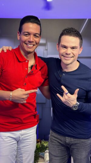 Willy Martín Instagram - Te imaginas poder hacer 1 millón de dólares trabajando desde tu casa, pues @yojosuepena nos dice cómo lograrlo en @qhdd_podcast | mira el episodio completo  en @popvision.plus y empieza a facturar 🤑🤑🤑🤑🤑🤑🤑🤑🤑🤑