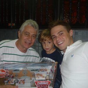 Willy Martín Instagram - Recordar es vivir… feliz día del padre 👨🏻‍✈️
#fathersday